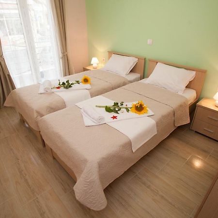 Kentrikon Suites Polikhronon Rum bild