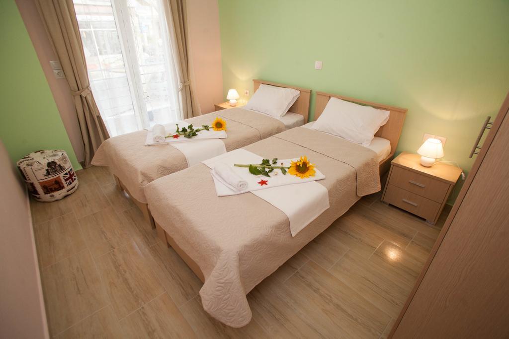 Kentrikon Suites Polikhronon Rum bild