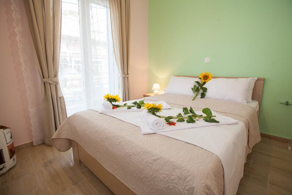 Kentrikon Suites Polikhronon Rum bild