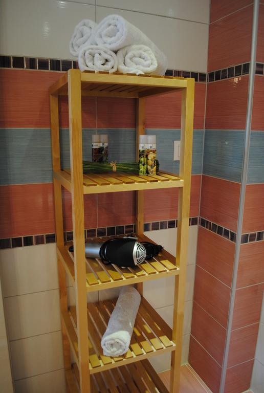 Kentrikon Suites Polikhronon Rum bild