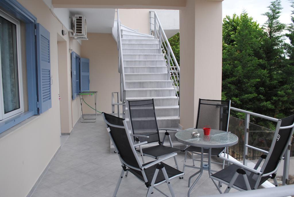 Kentrikon Suites Polikhronon Rum bild